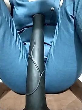 rodeo-drive online show from February 17, 12:01 pm