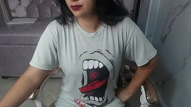 Snapshot of Evangeline_b chatting on November 28, 1:03 pm Evangeline b online show from November 28, 1:03 pm