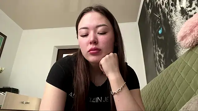 CurietHana1 online show from December 21, 4:41 am