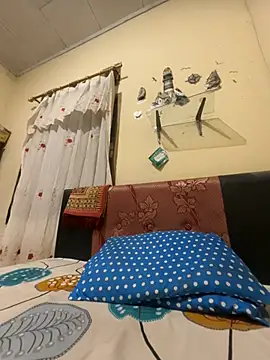 aril200117 online show from February 17, 6:47 pm