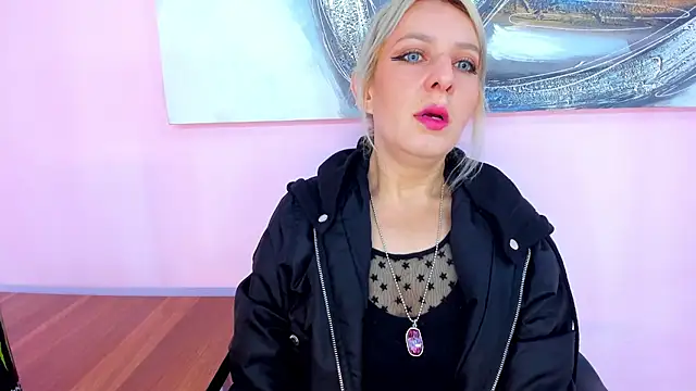 Snapshot of samanta-fox chatting on November 27, 4:31 pm samanta-fox online show from November 27, 4:31 pm