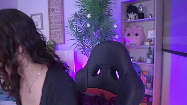 dakotaa 01 online show from December 22, 3:42 pm