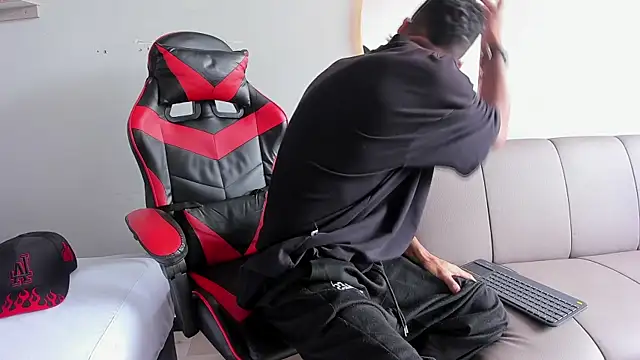 MatthewCullen online show from December 2, 7:31 pm