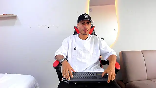 MatthewCullen online show from December 14, 9:41 pm