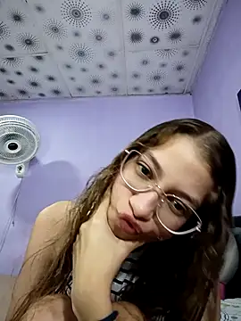 Snapshot of Vanneskk chatting on December 14, 2:22 pm Vanneskk online show from December 14, 2:22 pm