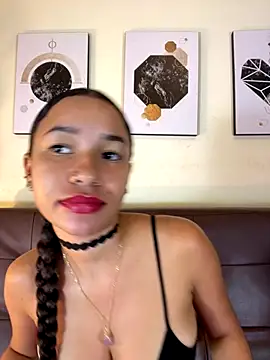 Snapshot of ZoeyFierce chatting on December 1, 1:05 pm ZoeyFierce online show from December 1, 1:05 pm