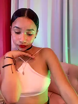 Snapshot of ZoeyFierce chatting on December 15, 7:40 pm ZoeyFierce online show from December 15, 7:40 pm