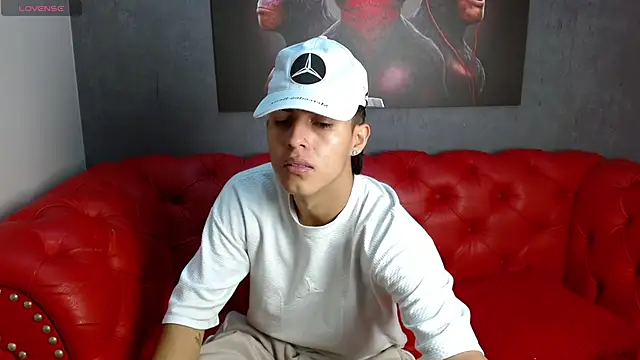 Ethan Jamees online show from December 17, 2:45 pm