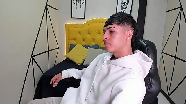 Ethan Jamees online show from February 23, 7:33 pm