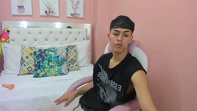 Ethan Jamees online show from March 27, 8:19 pm