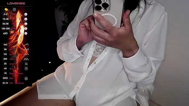 Snapshot of Whisperingfire chatting on December 14, 2:55 pm Whisperingfire online show from December 14, 2:55 pm