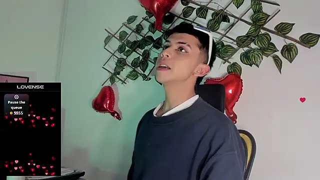 Snapshot of Prince_Apolo chatting on February 13, 8:38 pm Prince Apolo online show from February 13, 8:38 pm