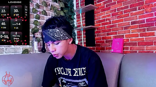 Snapshot of Prince_Apolo chatting on March 11, 8:59 pm Prince Apolo online show from March 11, 8:59 pm