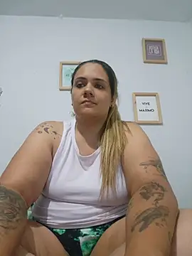 LoreinnFox online show from June 2, 3:30 am