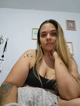 LoreinnFox online show from June 17, 4:15 am