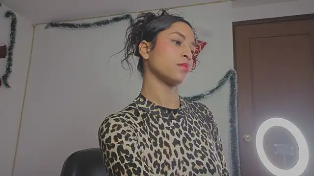 Snapshot of MarillynMorgan chatting on December 4, 3:10 pm MarillynMorgan online show from December 4, 3:10 pm