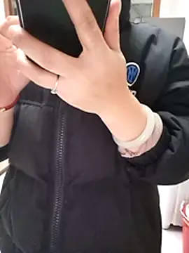 Snapshot of mimi2052 chatting on December 3, 11:58 pm mimi2052 online show from December 3, 11:58 pm