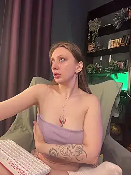 Snapshot of Helga_vibe chatting on December 16, 7:13 am Helga vibe online show from December 16, 7:13 am