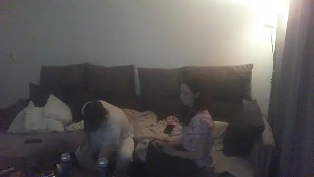 Denisxsxs online show from May 15, 10:28 pm