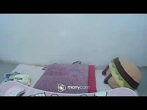 Snapshot of hottiemama69 chatting on December 15, 4:28 am hottiemama69 online show from December 15, 4:28 am