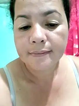 Snapshot of Hottie_lauren05 chatting on December 2, 7:47 am Hottie lauren05 online show from December 2, 7:47 am