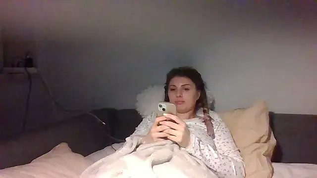 Devil Maiden online show from March 12, 6:58 pm