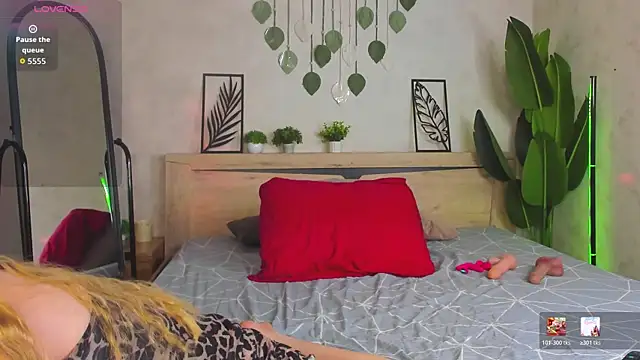 Alicia Hars online show from August 3, 12:09 am