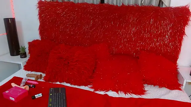 Valery Roussee01 online show from December 13, 8:25 pm