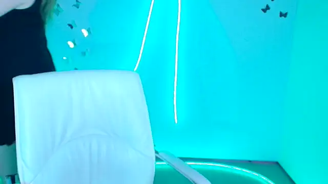 Amanda Swannn online show from January 7, 7:00 am