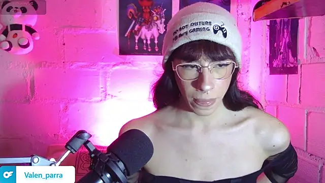 Snapshot of kattycat__ chatting on December 3, 2:52 am kattycat online show from December 3, 2:52 am