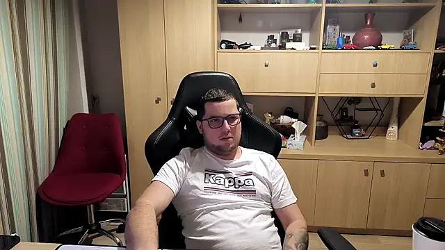 Snapshot of kevinnlovelly chatting on December 2, 11:34 pm kevinnlovelly online show from December 2, 11:34 pm