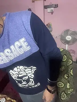 Snapshot of Saxymood1111 chatting on December 4, 3:16 am Saxymood1111 online show from December 4, 3:16 am