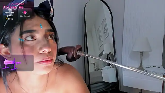 lumi love online show from February 4, 7:20 pm