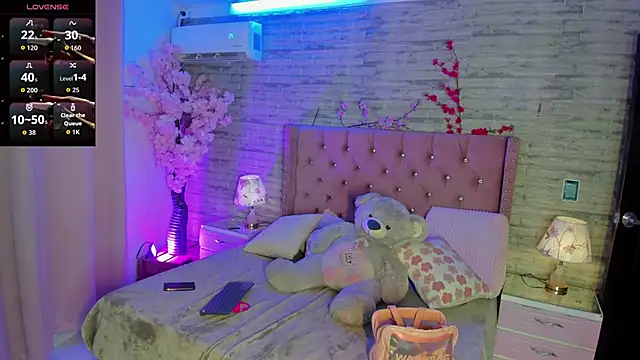 MoliBunny online show from March 6, 5:37 am