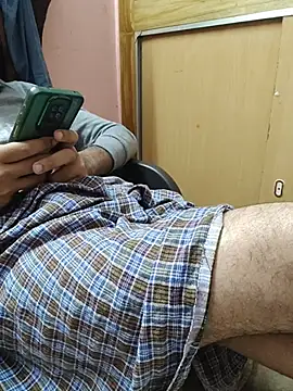 Snapshot of smgrtamil chatting on November 30, 5:06 pm smgrtamil online show from November 30, 5:06 pm