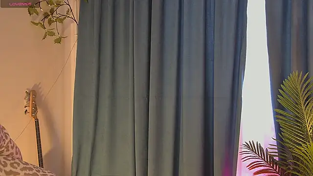 Jennifer Wiliams online show from March 2, 6:36 am