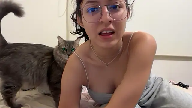 Snapshot of Alicatcua_ chatting on May 8, 3:56 am Alicatcua online show from May 8, 3:56 am