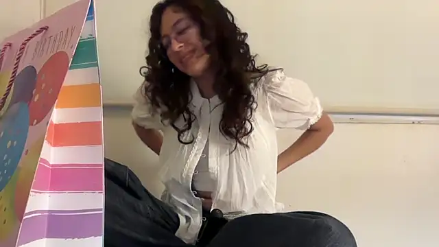 Snapshot of Alicatcua_ chatting on May 14, 3:35 am Alicatcua online show from May 14, 3:35 am
