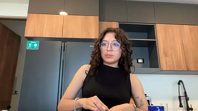 Snapshot of Alicatcua_ chatting on June 7, 12:04 am Alicatcua online show from June 7, 12:04 am