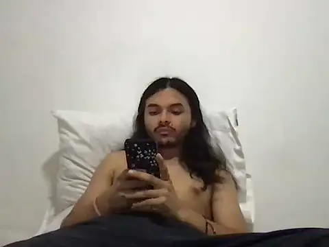 Snapshot of Lukathin chatting on December 1, 11:32 pm Lukathin online show from December 1, 11:32 pm