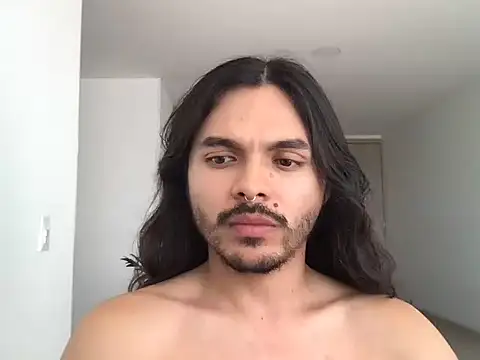 Snapshot of Lukathin chatting on December 4, 5:54 pm Lukathin online show from December 4, 5:54 pm