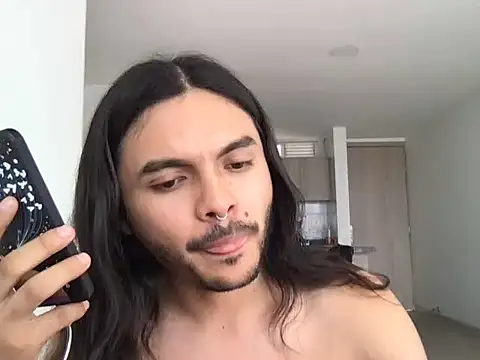 Snapshot of Lukathin chatting on December 5, 5:20 pm Lukathin online show from December 5, 5:20 pm