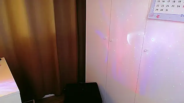 EriRose online show from February 5, 8:57 pm