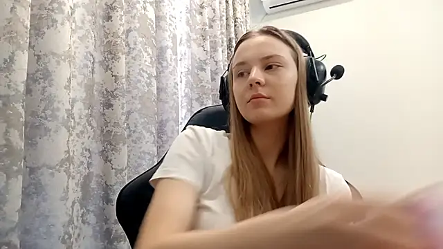 CrackShirker online show from December 19, 6:20 am