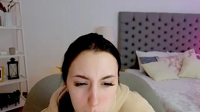 Miss  Linn online show from February 5, 2:43 pm