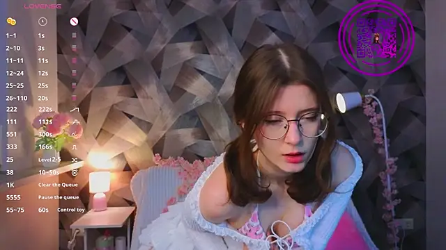 MonnaNoir online show from December 21, 4:47 pm