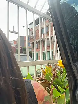 Mia fiire online show from December 19, 7:10 pm