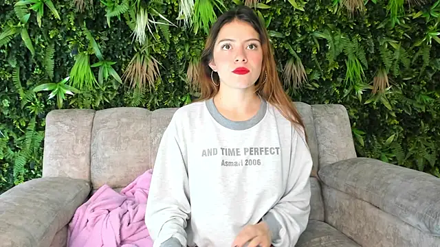 Snapshot of Dennis_08 chatting on December 15, 1:26 pm Dennis 08 online show from December 15, 1:26 pm