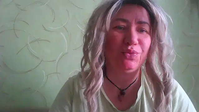 ClaireShannon online show from April 15, 8:32 am