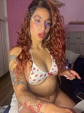 PrettyChloe  online show from July 1, 7:35 pm